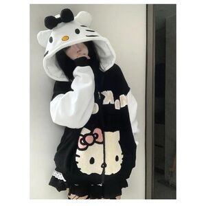 Black hello kitty hoodie 😍